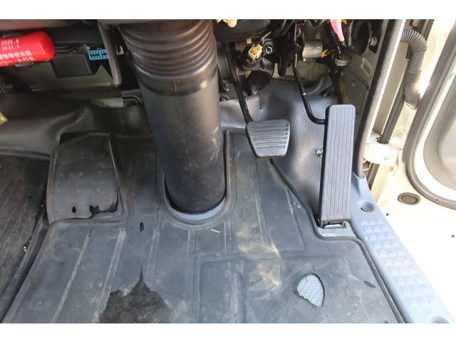 いすゞエルフ冷凍車（冷蔵車）小型（2t・3t）[写真29]