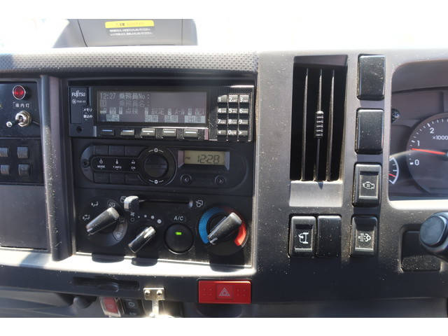 いすゞエルフ冷凍車（冷蔵車）小型（2t・3t）[写真33]