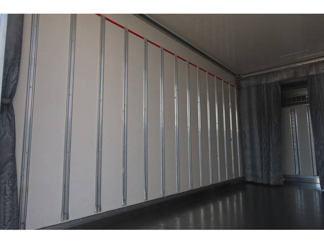 いすゞエルフ冷凍車（冷蔵車）小型（2t・3t）[写真09]