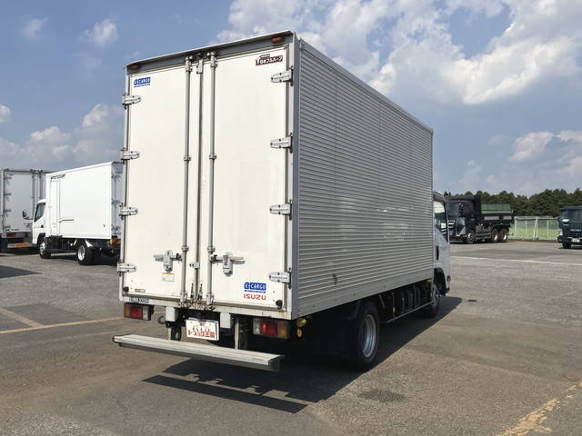いすゞエルフアルミバン小型（2t・3t）[写真02]