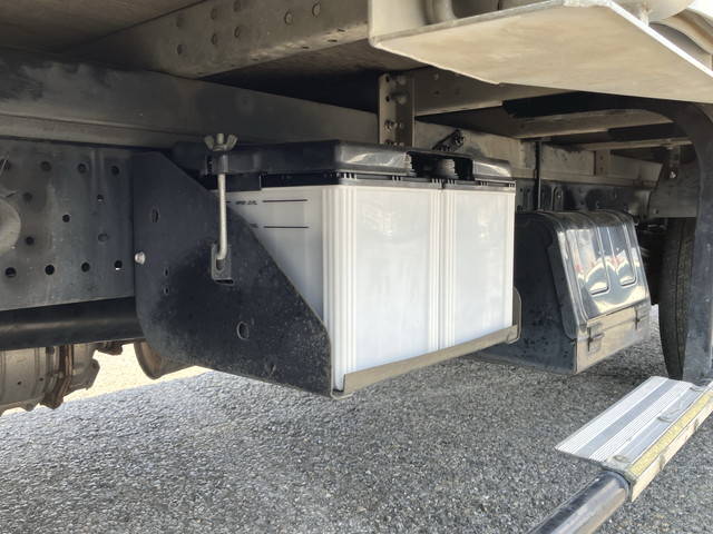 いすゞエルフアルミバン小型（2t・3t）[写真20]