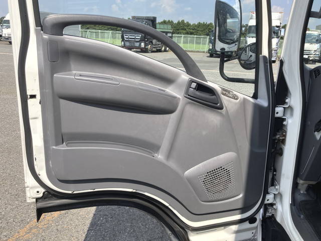 いすゞエルフアルミバン小型（2t・3t）[写真30]