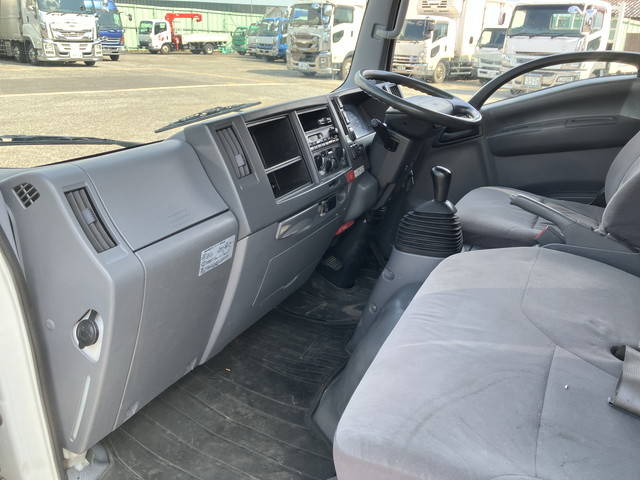 いすゞエルフアルミバン小型（2t・3t）[写真32]