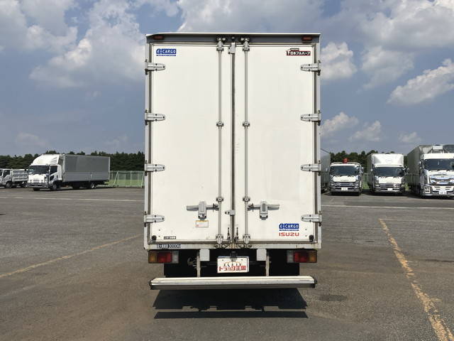 いすゞエルフアルミバン小型（2t・3t）[写真09]