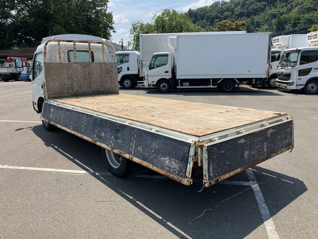 日野デュトロ平ボディ小型（2t・3t）[写真12]