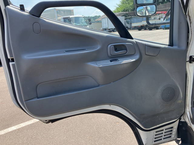 日野デュトロ平ボディ小型（2t・3t）[写真29]