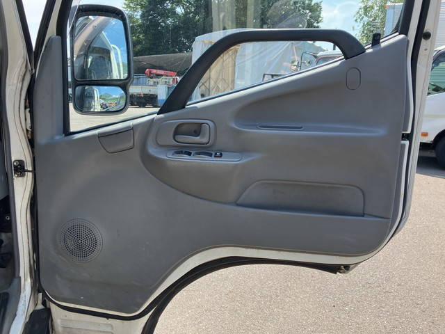 日野デュトロ平ボディ小型（2t・3t）[写真30]
