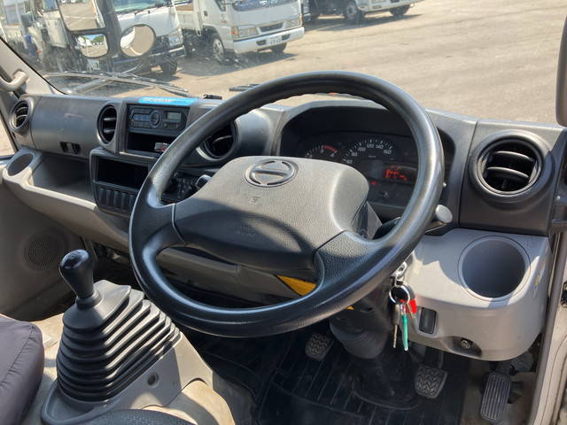 日野デュトロ平ボディ小型（2t・3t）[写真36]