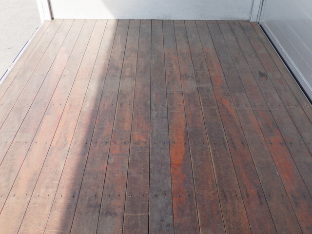 日野プロフィア幌ウイング大型（10t）[写真12]