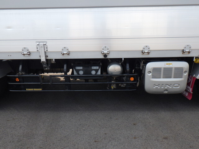 日野プロフィア幌ウイング大型（10t）[写真19]