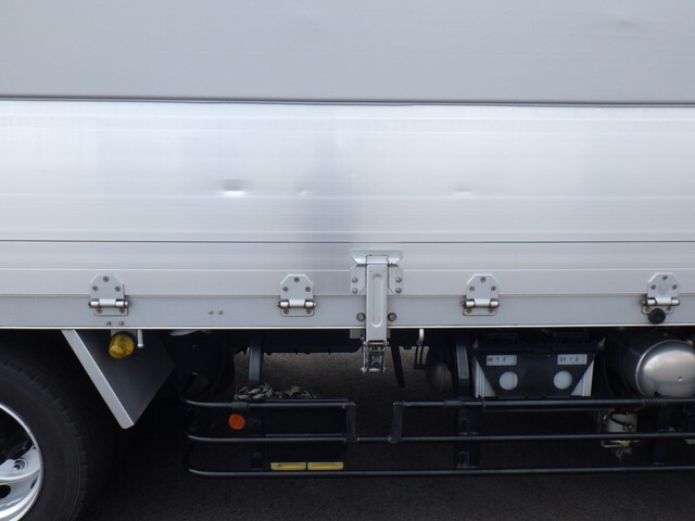 日野プロフィア幌ウイング大型（10t）[写真27]