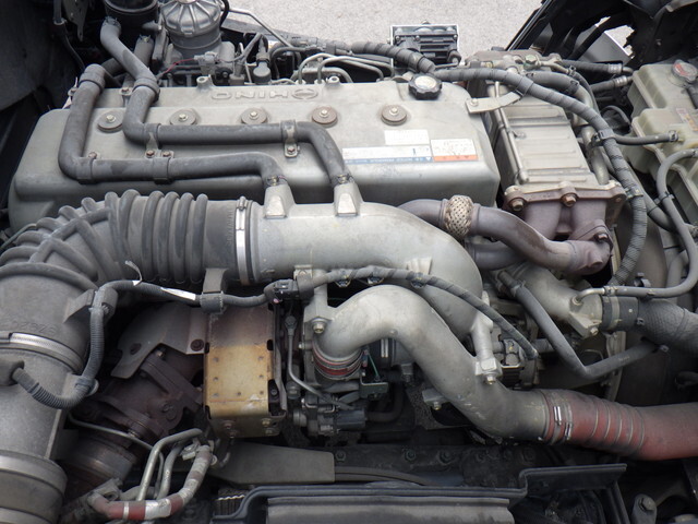 日野プロフィア幌ウイング大型（10t）[写真36]