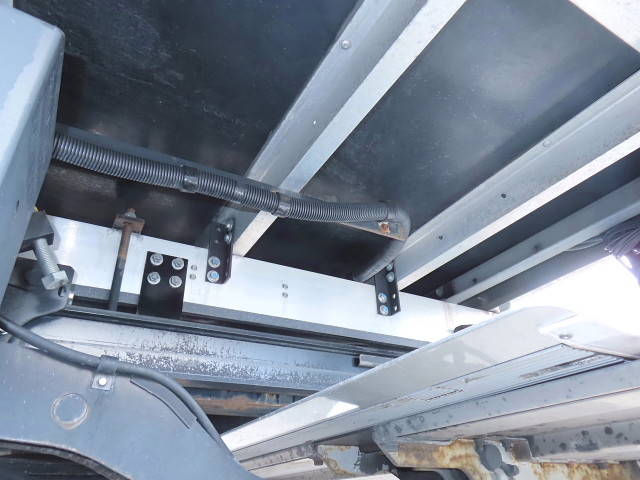 いすゞフォワード冷凍車（冷蔵車）中型（4t）[写真10]