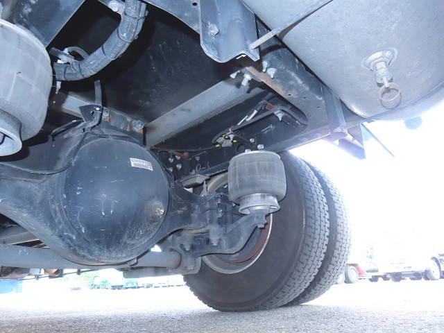 いすゞフォワード冷凍車（冷蔵車）中型（4t）[写真11]