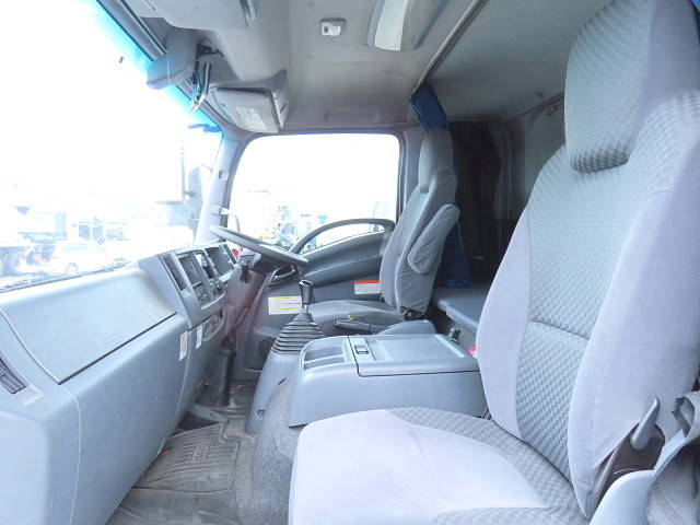 いすゞフォワード冷凍車（冷蔵車）中型（4t）[写真21]