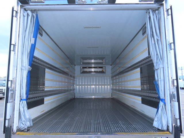 いすゞフォワード冷凍車（冷蔵車）中型（4t）[写真29]