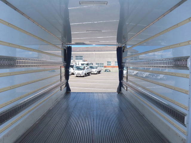 いすゞフォワード冷凍車（冷蔵車）中型（4t）[写真30]