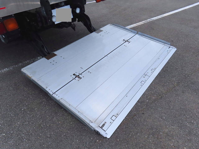 いすゞフォワード冷凍車（冷蔵車）中型（4t）[写真32]