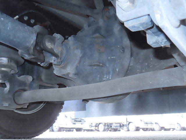 いすゞフォワード冷凍車（冷蔵車）中型（4t）[写真09]