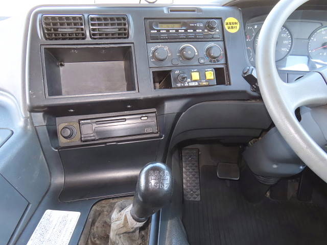 三菱ふそうスーパーグレートダンプ大型（10t）[写真36]