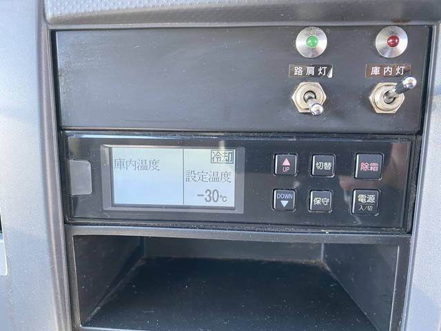 いすゞエルフ冷凍車（冷蔵車）小型（2t・3t）[写真13]