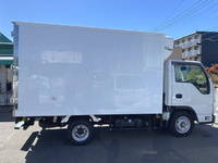 いすゞエルフ冷凍車（冷蔵車）小型（2t・3t）[写真05]