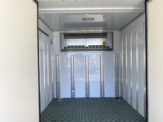 いすゞエルフ冷凍車（冷蔵車）小型（2t・3t）[写真08]