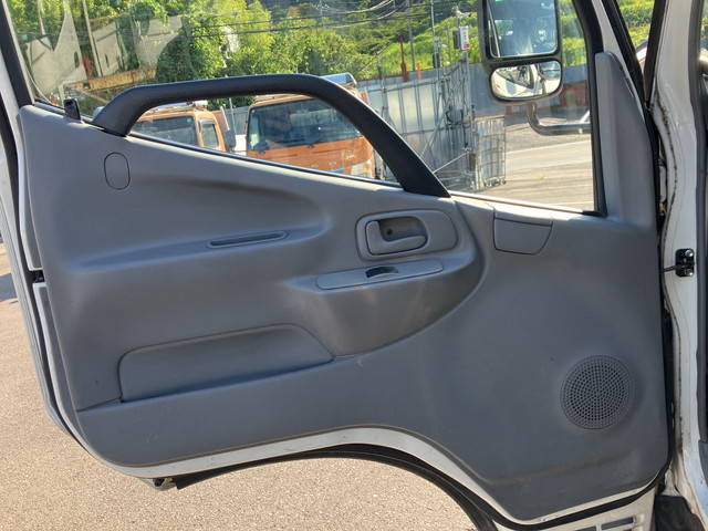 日野デュトロ平ボディ小型（2t・3t）[写真27]