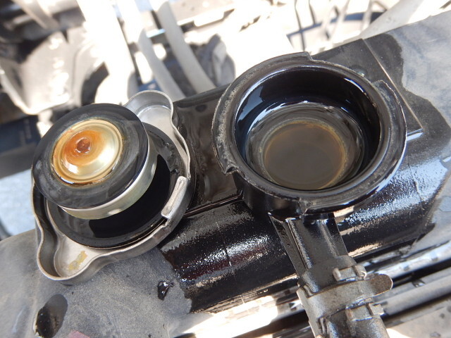 いすゞフォワードコンテナ専用車中型（4t）[写真18]