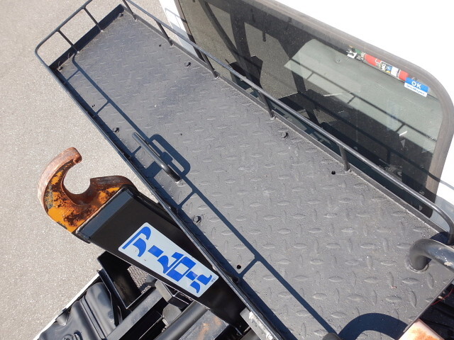 いすゞフォワードコンテナ専用車中型（4t）[写真28]