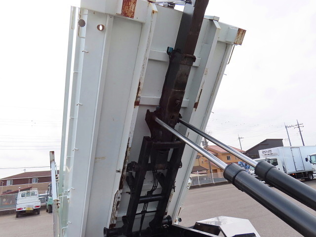 いすゞフォワードコンテナ専用車中型（4t）[写真34]