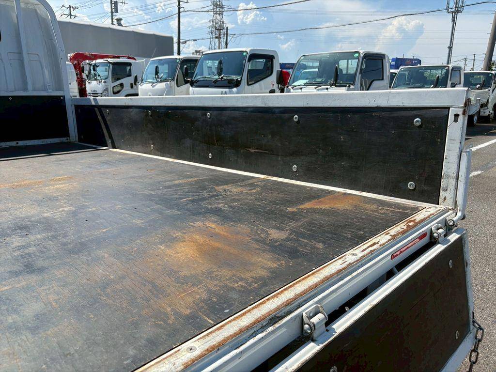 いすゞエルフ平ボディ小型（2t・3t）[写真10]