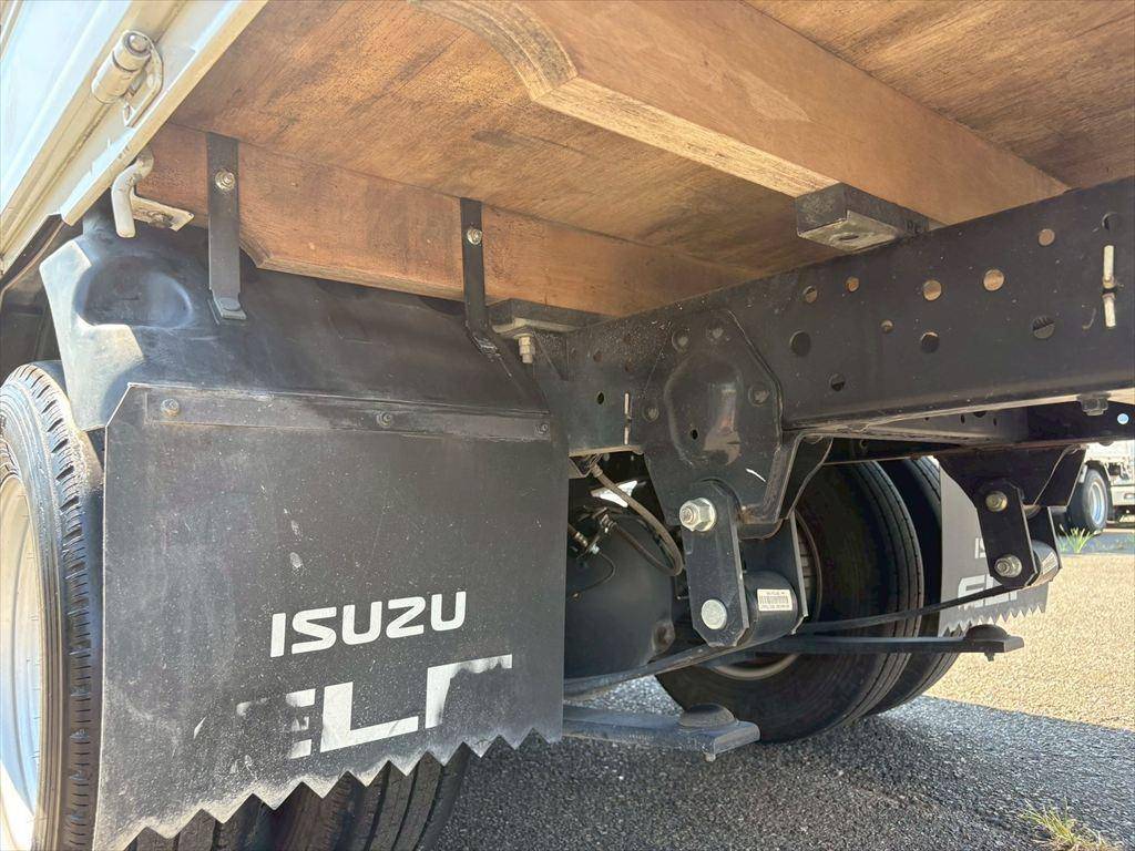 いすゞエルフ平ボディ小型（2t・3t）[写真14]