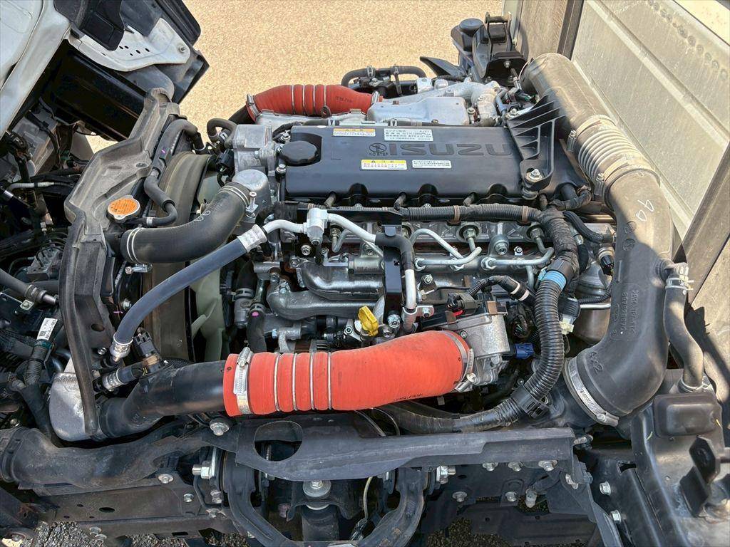 いすゞエルフ平ボディ小型（2t・3t）[写真16]