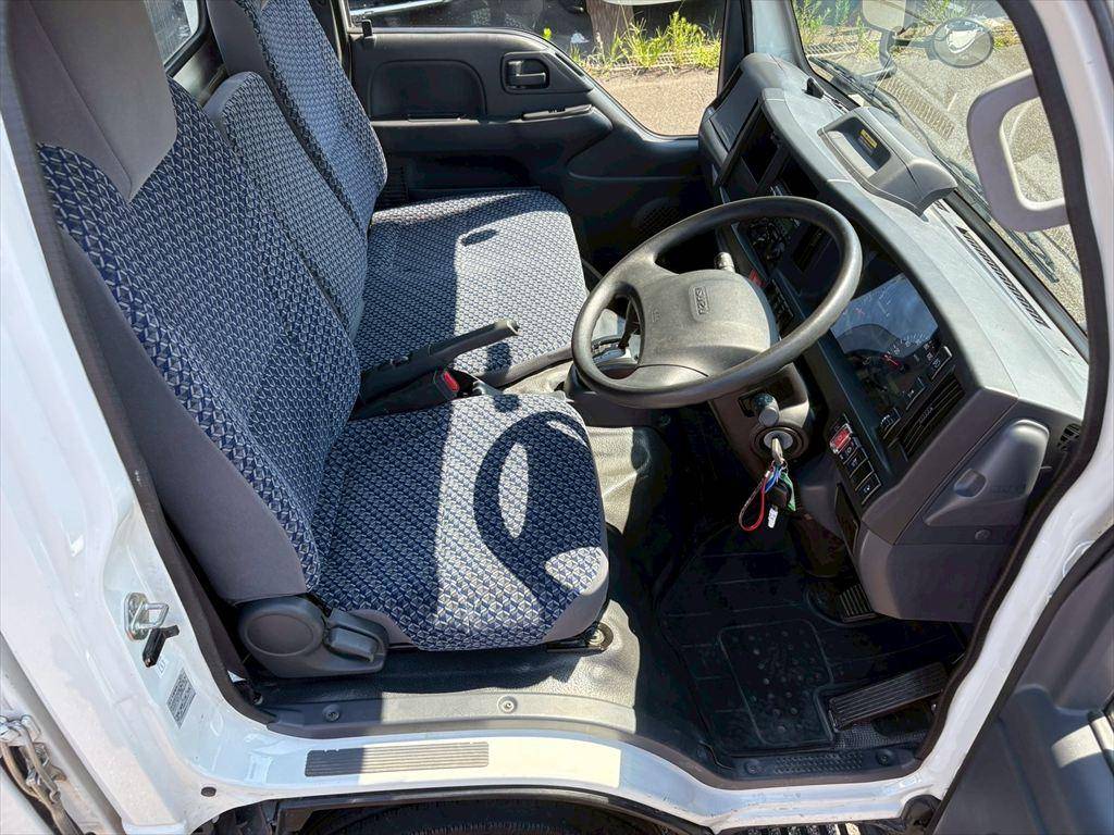 いすゞエルフ平ボディ小型（2t・3t）[写真19]