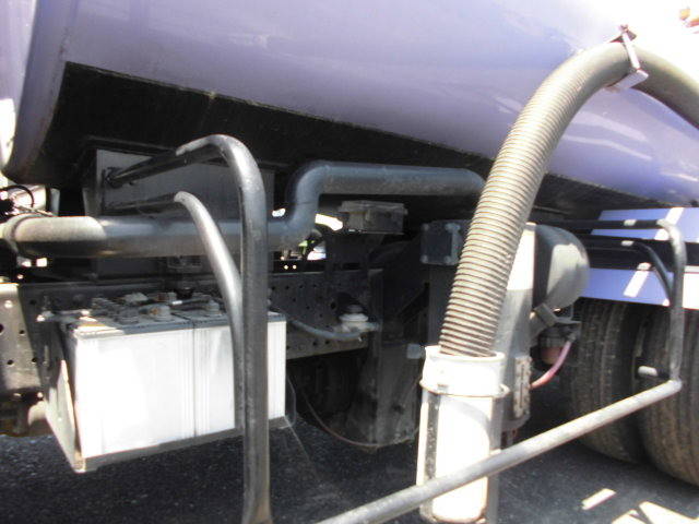 いすゞエルフバキュームカー小型（2t・3t）[写真12]