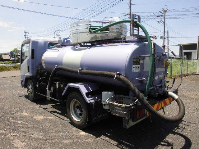 いすゞエルフバキュームカー小型（2t・3t）[写真02]