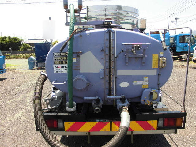 いすゞエルフバキュームカー小型（2t・3t）[写真05]