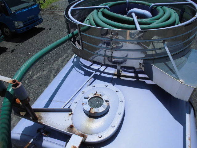 いすゞエルフバキュームカー小型（2t・3t）[写真06]