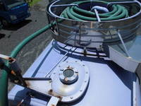 いすゞエルフバキュームカー小型（2t・3t）[写真07]