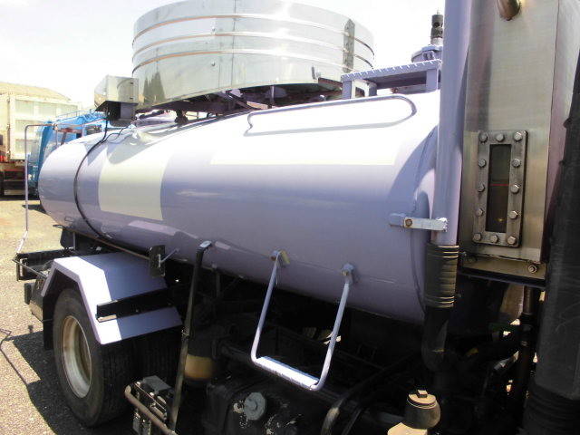 いすゞエルフバキュームカー小型（2t・3t）[写真08]