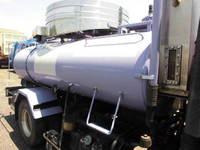 いすゞエルフバキュームカー小型（2t・3t）[写真09]