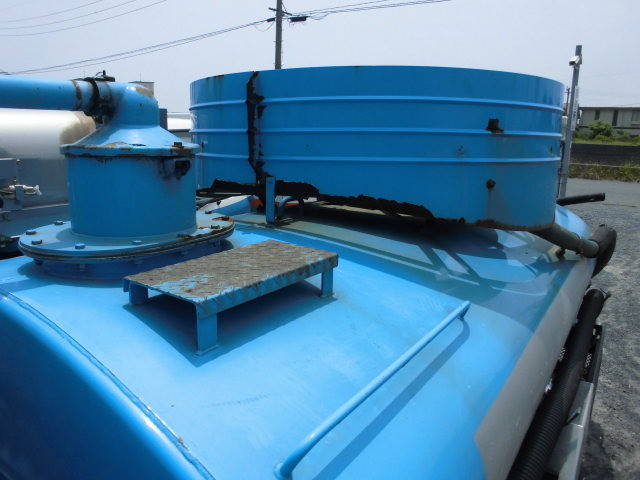 日野デュトロバキュームカー小型（2t・3t）[写真12]