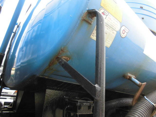 日野デュトロバキュームカー小型（2t・3t）[写真13]