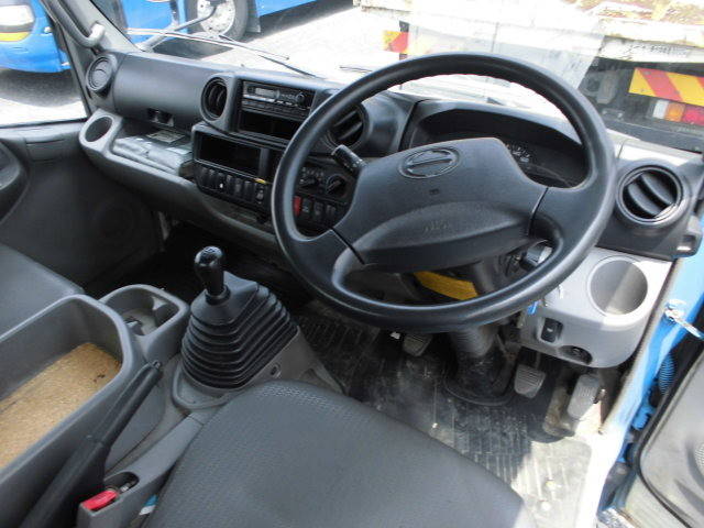 日野デュトロバキュームカー小型（2t・3t）[写真25]