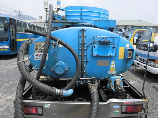 日野デュトロバキュームカー小型（2t・3t）[写真05]