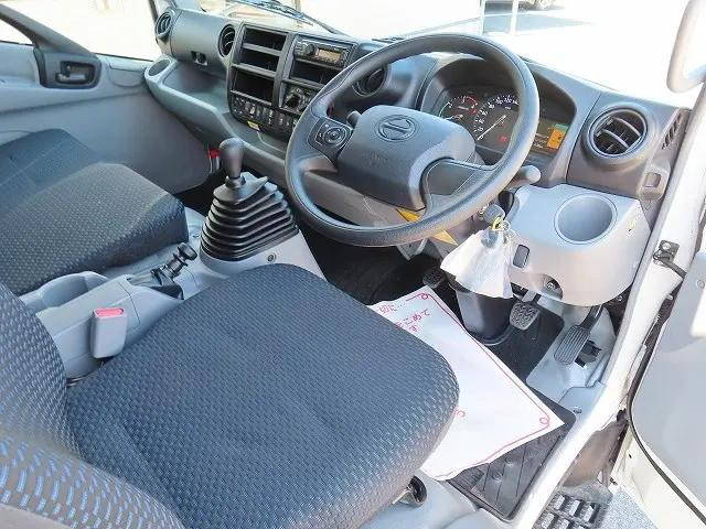 日野デュトロアルミウイング小型（2t・3t）[写真21]