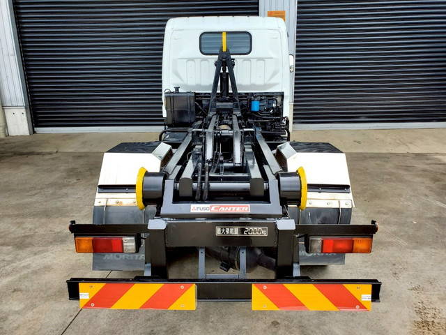 三菱ふそうキャンターコンテナ専用車小型（2t・3t）[写真10]