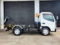 三菱ふそうキャンターコンテナ専用車小型（2t・3t）[写真14]