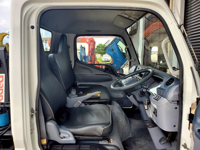 三菱ふそうキャンターコンテナ専用車小型（2t・3t）[写真14]